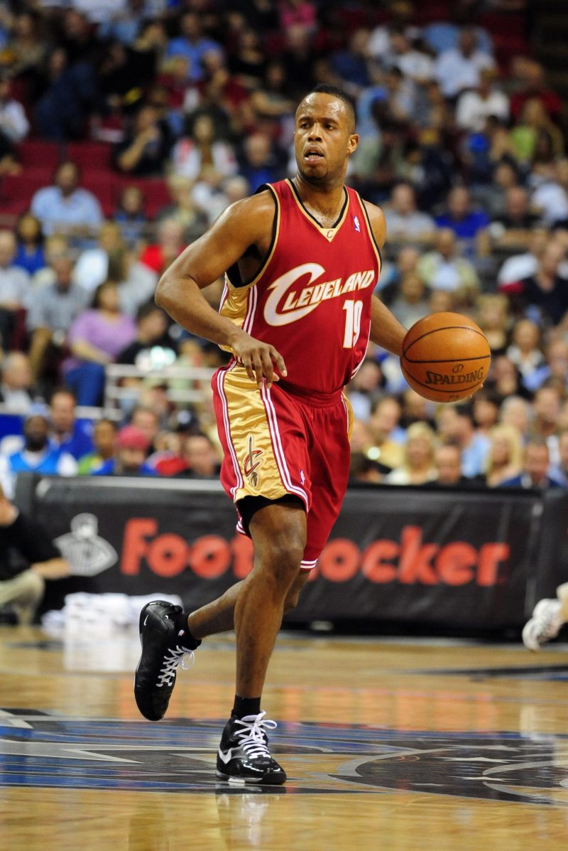 Who is Damon Jones? Former Cavaliers guard in FBI gambling probe Who is Damon Jones? Former Cavaliers guard in FBI gambling probe
